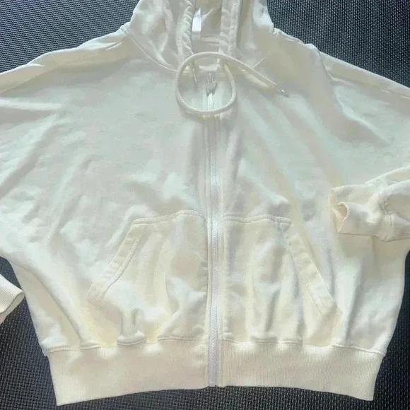 Fabletics Lightweight Terry Shrunken Hoodie size XL Colour: Cream/Graphic - Picture 9 of 13